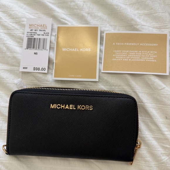 New Black Michael Kors Writlet Wallet - Picture 6 of 6